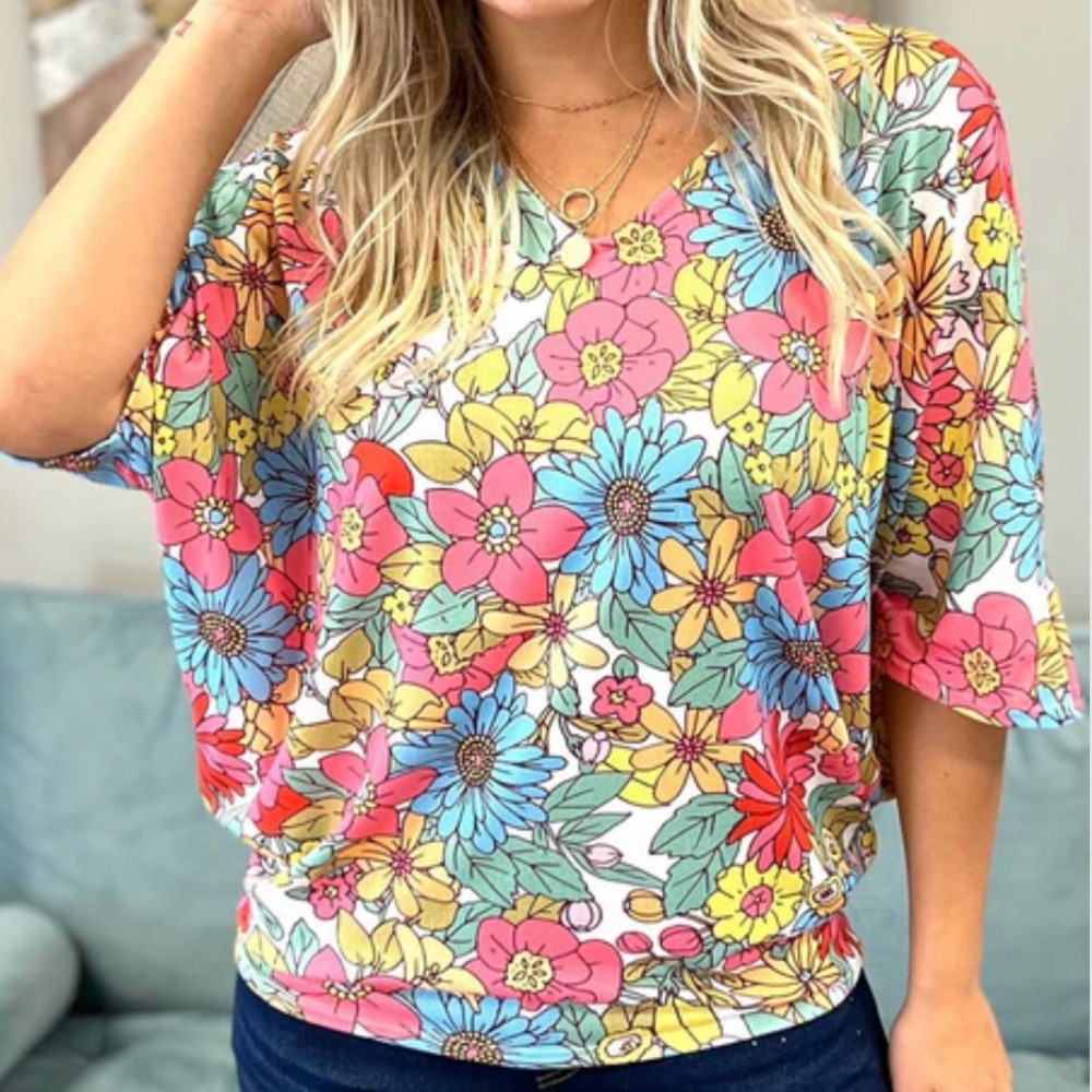 UNBRANDED- Floral Print 1/2 sleeve V-neck Top Size Large